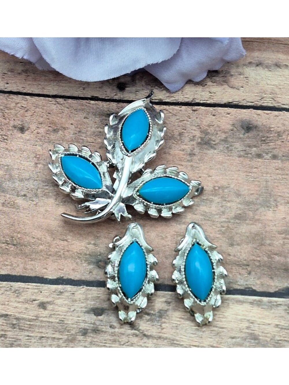 Vintage Faux Turquoise Brooch Clip On Earrings Demi Parure Silver Tone